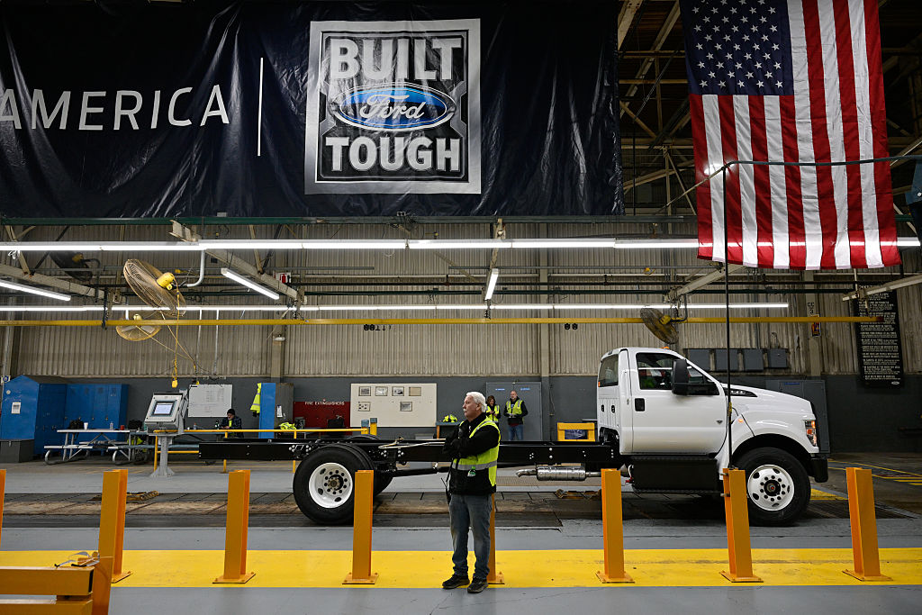 Ford Yapay Zeka Hatalarını Çözmek İçin 350 Tecrübeli Mühendisi Geri Çağırdı