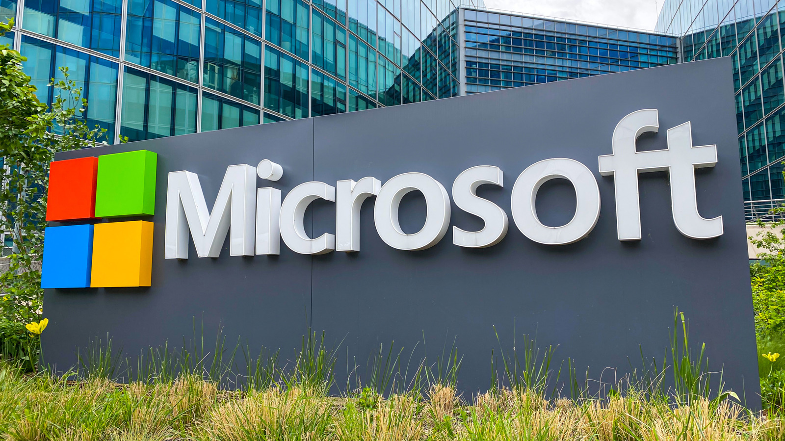 Yapay Zeka Yarışı Çevreyi Vuruyor: Microsoft'un Karbon Emisyonları %25 Arttı