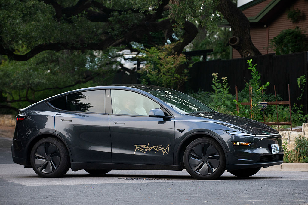 Tesla'nın Robotaksi Hayali Durakladı mı? 36'lık Düşüşün Perde Arkası