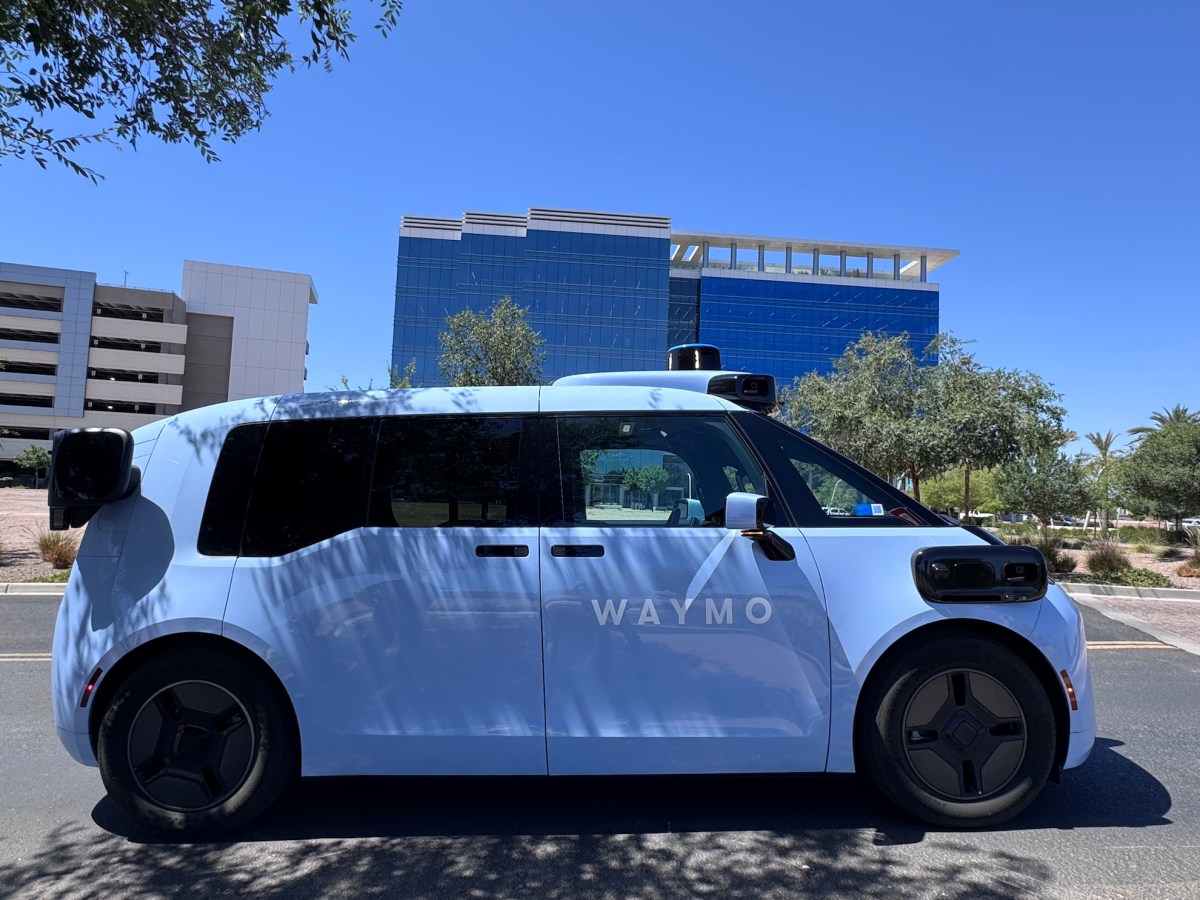 Waymo Gaz Kesti: Robotaksi Hizmeti 3 Yeni Şehirde Yayında