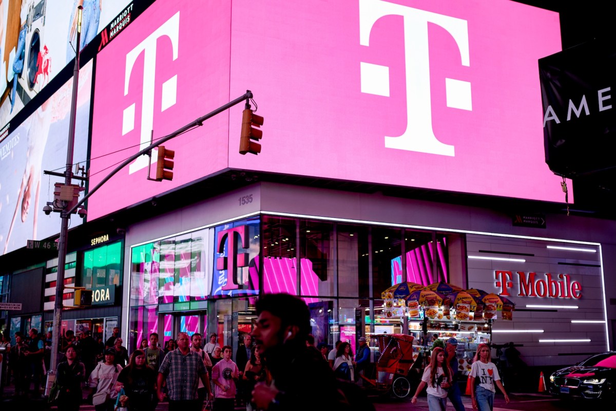 T-Mobile'dan Radikal Hamle: Çinli Hackerları Durdurmak İçin Kabloyu Kesti