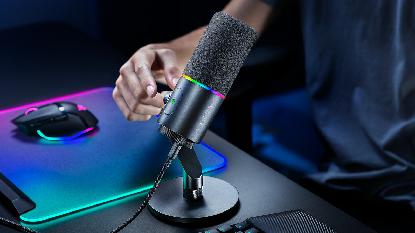 Razer Seiren V3 Pro: Hibrit Bağlantı ve Yapay Zeka Desteğiyle Tanışın