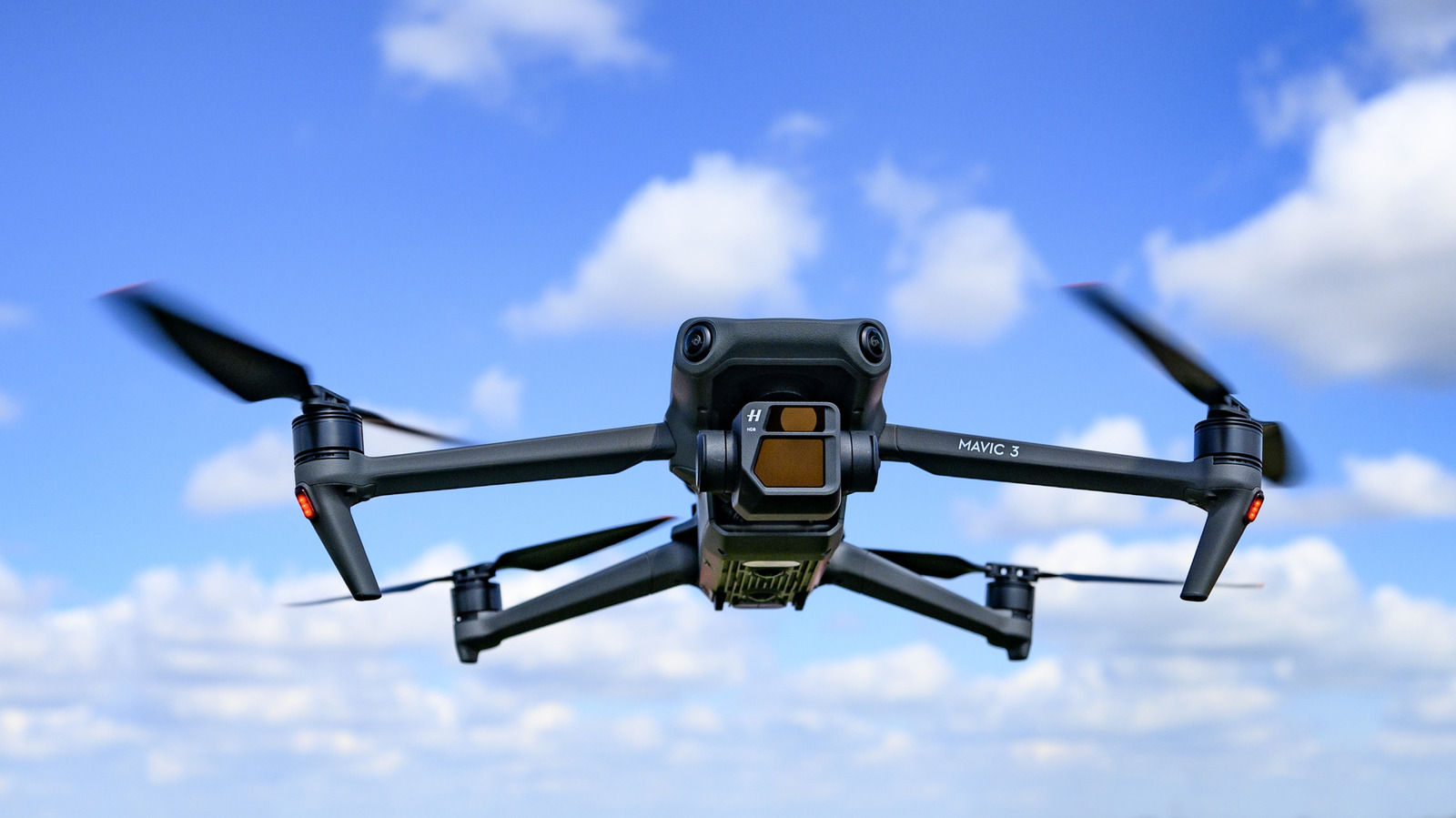 FCC Harekete Geçti: DJI Teknolojilerini Yeniden Markalayan 9 Şirkete Yasak Yolda