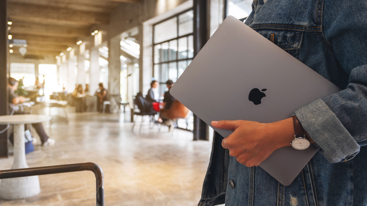 Apple'ın Büyük İnadı Kırılıyor mu? Dokunmatik MacBook Pro İçin Geri Sayım Başladı