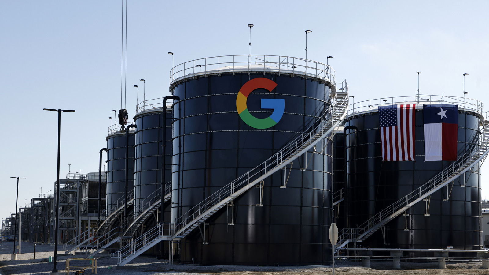 Google'dan Dev Hamle: Veri Merkezi Emisyonlarını Sıfırlamak İçin Devasa Güneş Enerjisi Anlaşması