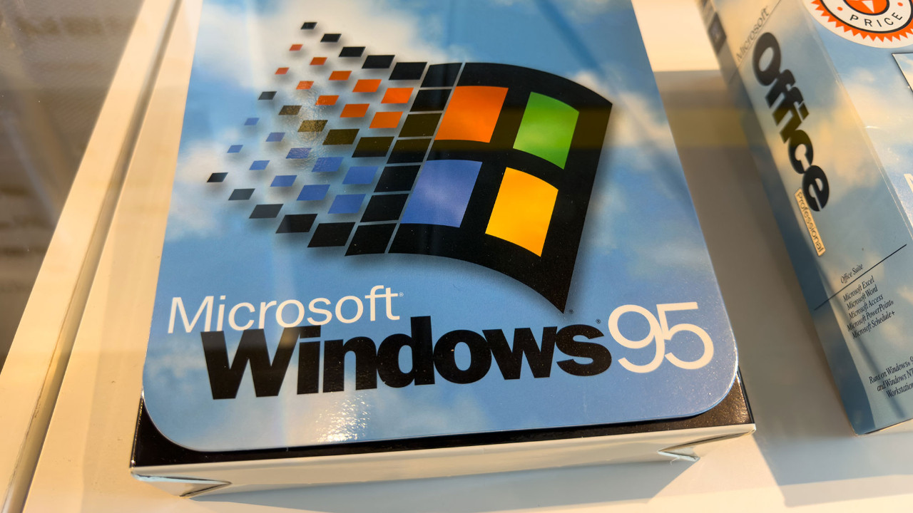 Windows 95’in Gizemli Bebek Hologramı: Bir Hükümeti Kızdıran Tasarım Krizi