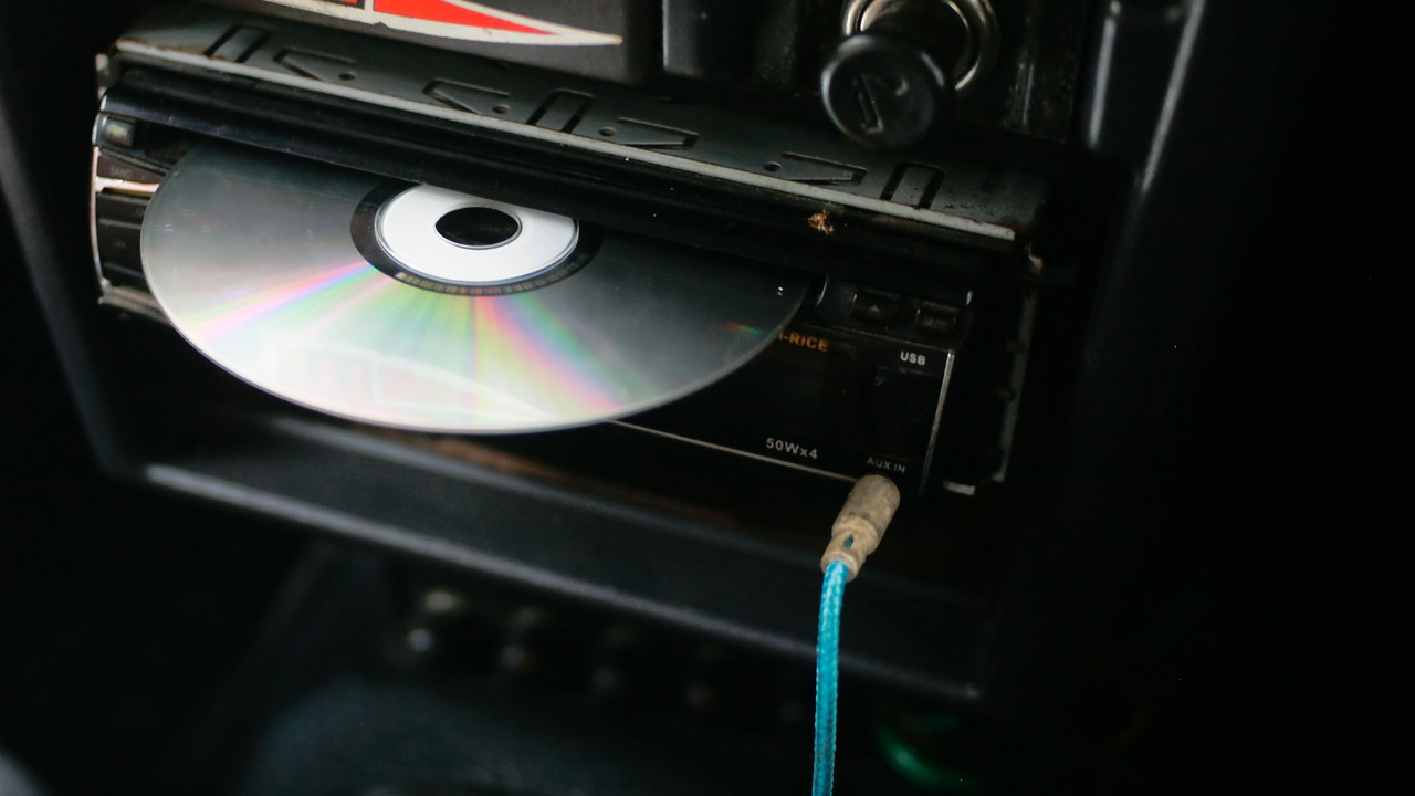 Optik Depolamanın Sırrı: CD ve DVD Teknolojisi Nasıl Çalışıyor?