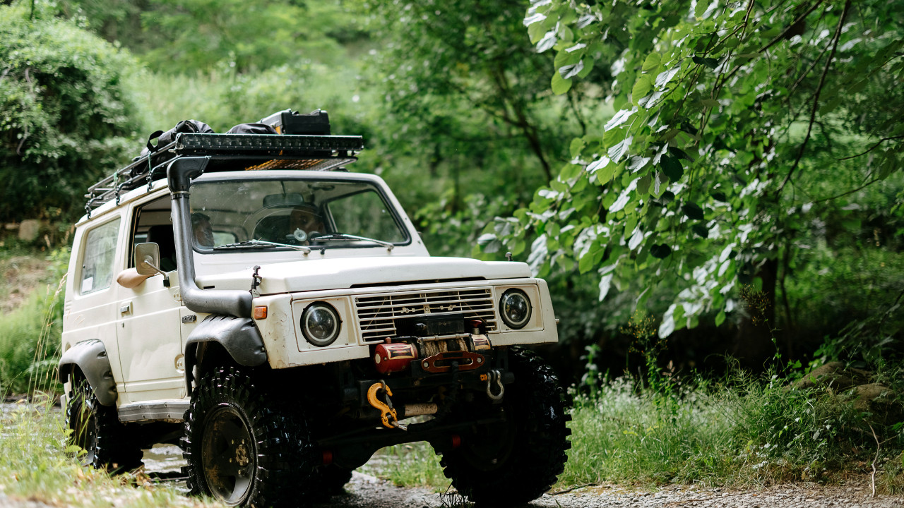 Neden Off-Road Araçlarında Sarı Işık Tercih Ediliyor? Görüşü İyileştiren Optik Sır