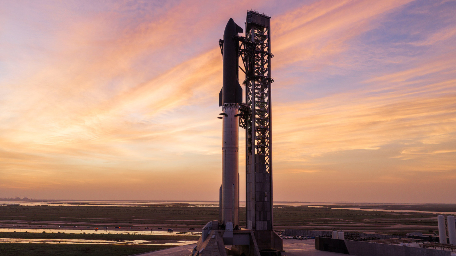 SpaceX'in 13. Starship Test Uçuşu: V3 Starlink Uyduları İçin Büyük Sınav