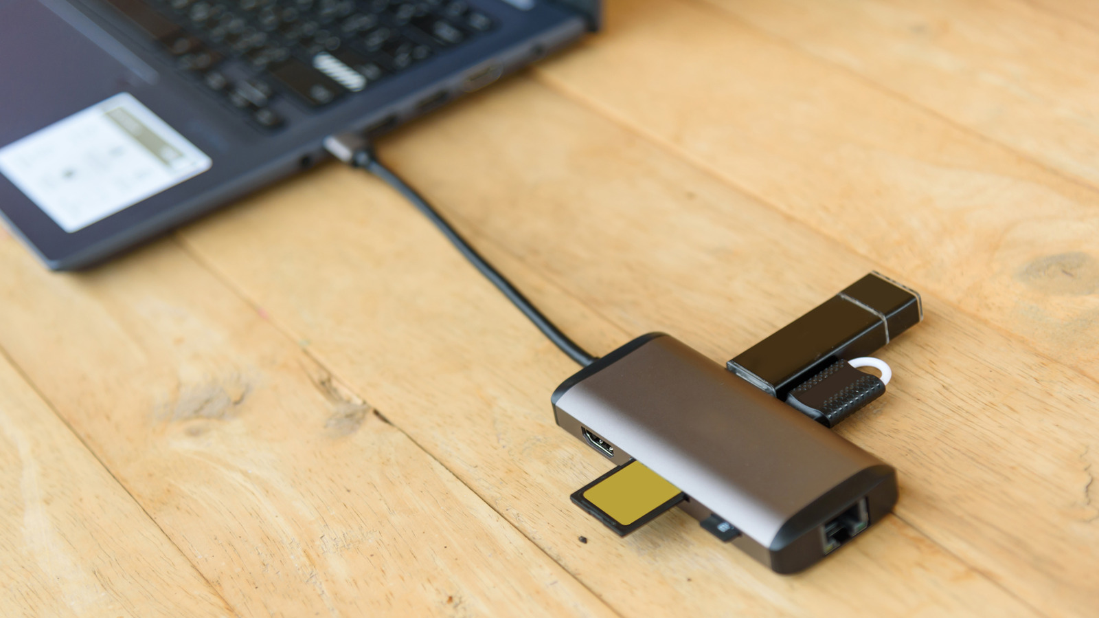2026'da Hangi USB Adaptörlerini Saklamalı, Hangilerini Atmalısınız?