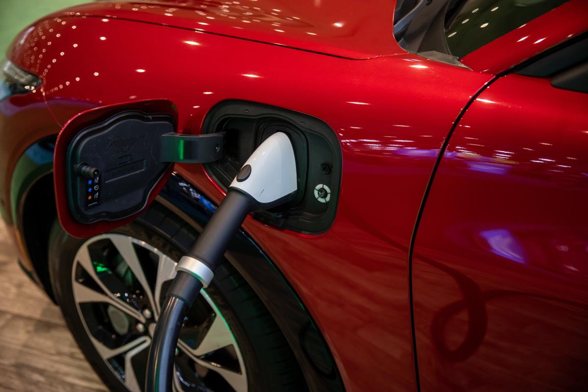 Elektrikli Araçlarla Uzun Yolculuk Korkusu Bitiyor mu? 600 Milin Ardındaki Gerçekler