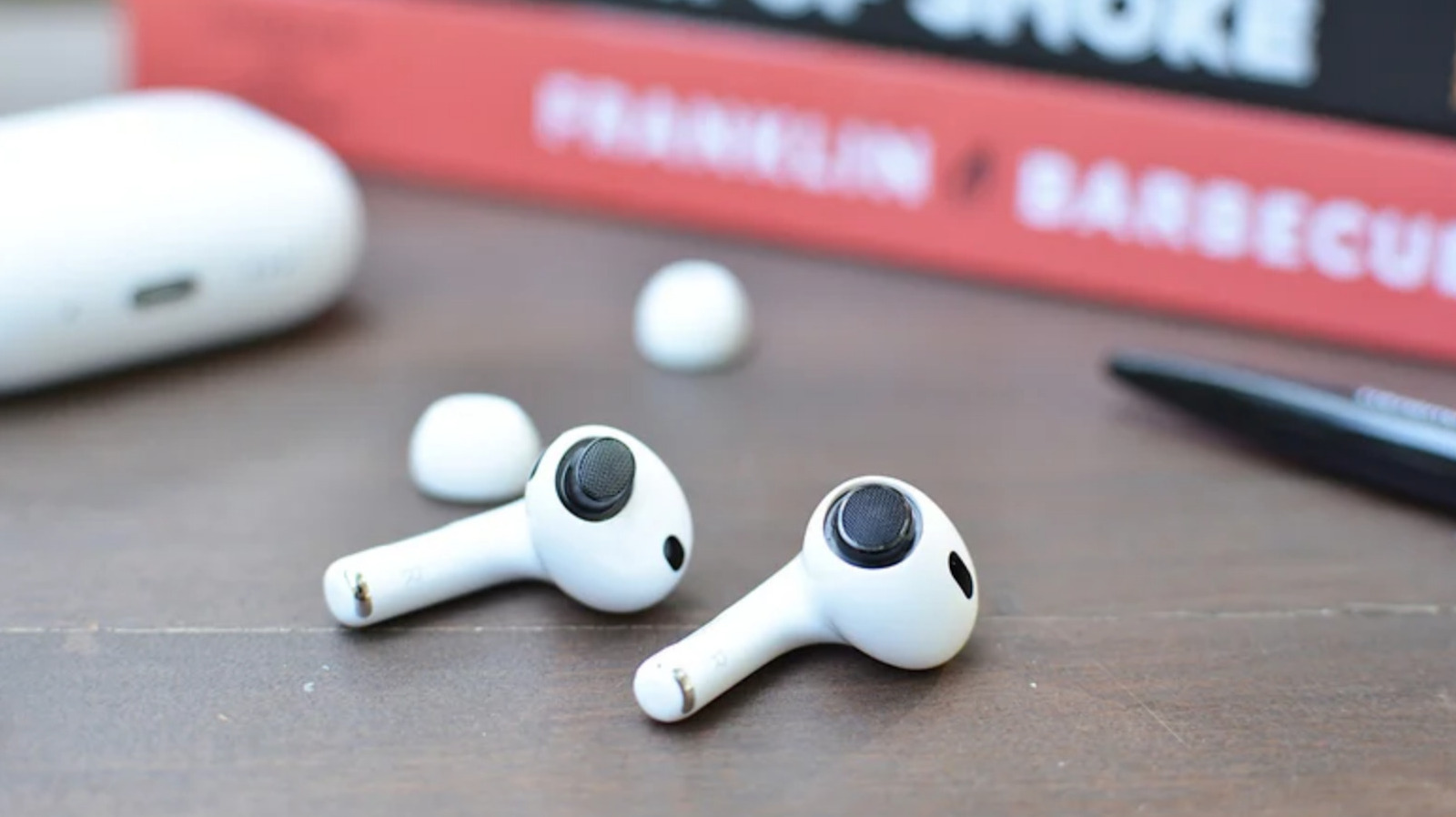 Apple'ın Gizemli Kamera Donanımlı AirPods Projesi: Görsel Zekanın Yeni Sınırları