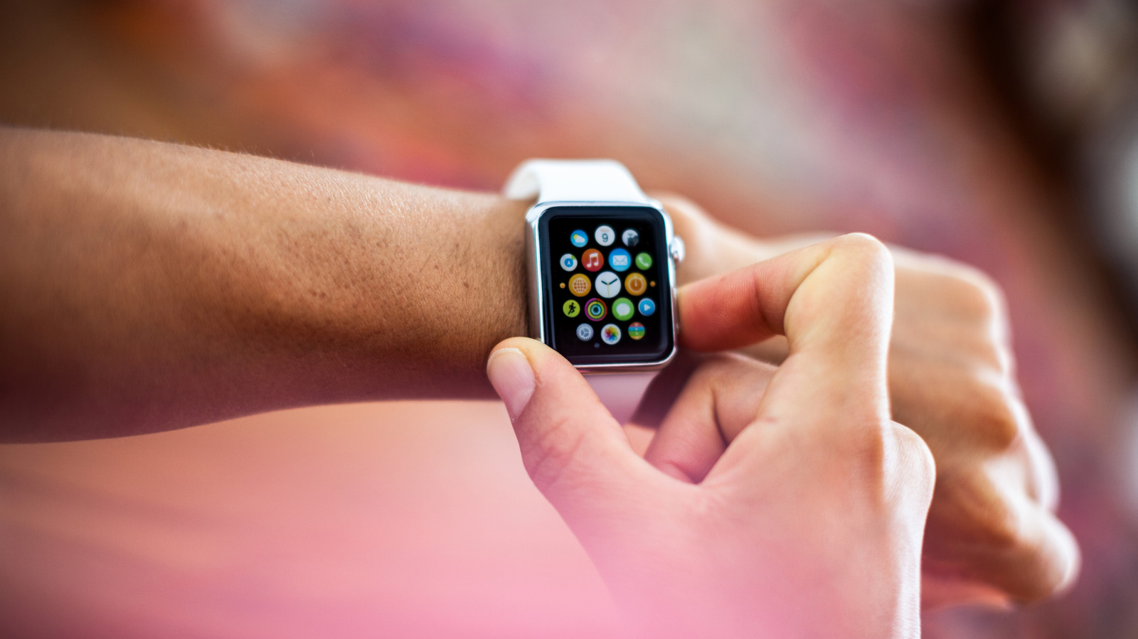 Apple Watch Pil Ömrü Bitti mi? Batarya Değişimi mi Yeni Model mi?