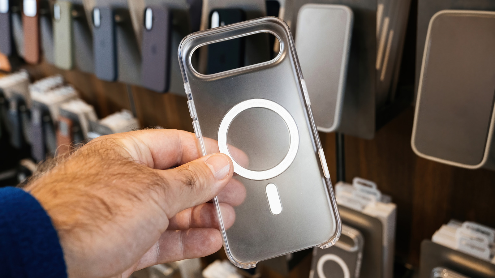 Kablosuz Şarjın Gizli Düşmanı: Telefon Kılıfınız Şarj Hızınızı Kesiyor mu?