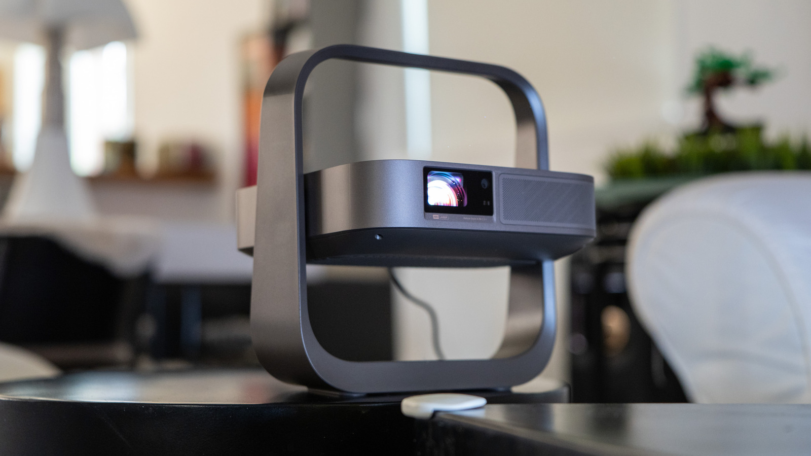 XGIMI Elfin Flip 4K İncelemesi: Taşınabilir Lazer Projektörde Yeni Standart mı?