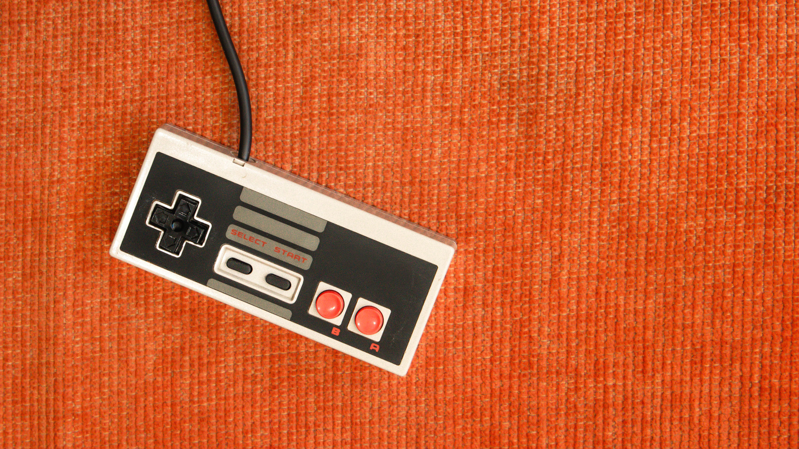 Japonya'daki Bir Aşk Otelinde Bulunan Nadir Nintendo Famicombox Konsolları Şaşkınlık Yarattı