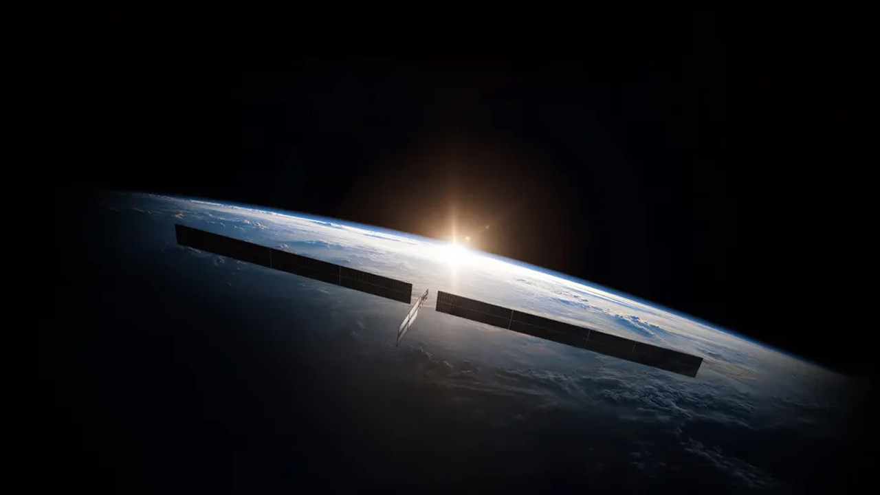 Elon Musk'ın Dev Projesi: Ay'da Uydu Fabrikası Kuruluyor