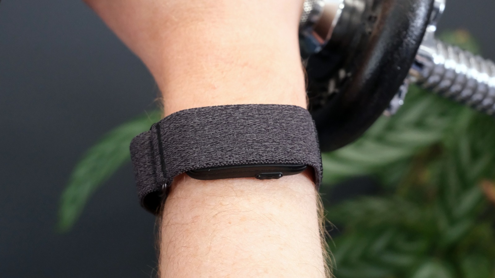 Garmin Cirqa İncelemesi: Ekranı Olmayan Bu Akıllı Bileklik Neyi Hedefliyor?