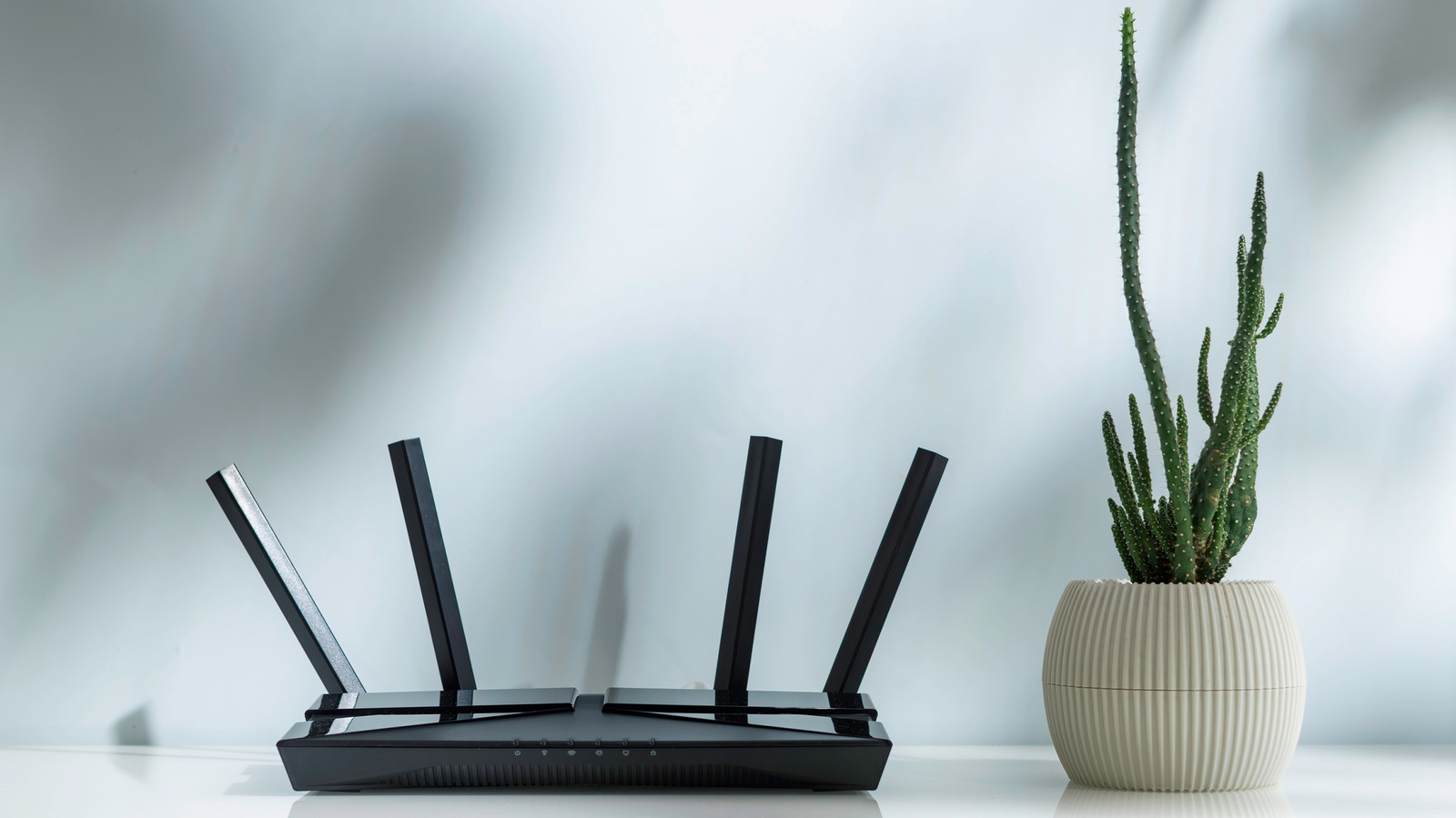 Wi-Fi Hızınızı Uçuracak 3 Altın Kural: Router Antenlerini Nasıl Konumlandırmalısınız?