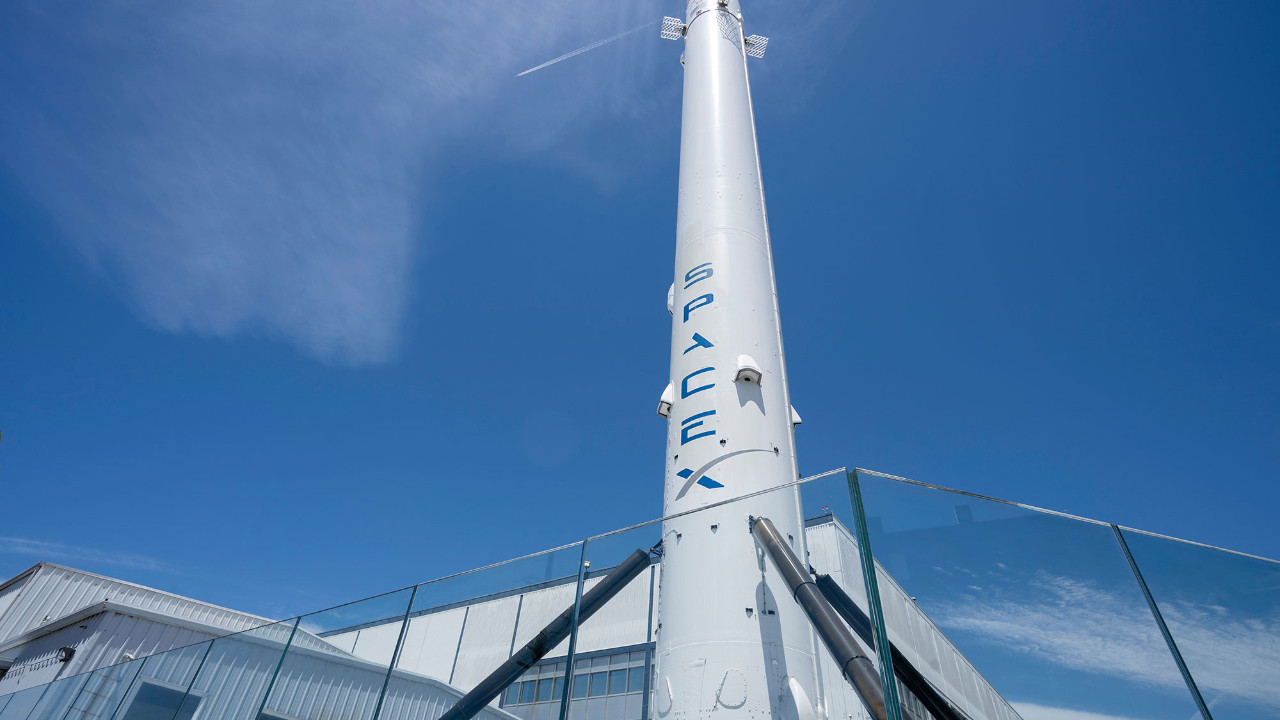 Bir Devrin Sonu: SpaceX Falcon 9 Roketini Emekliye Ayırıyor