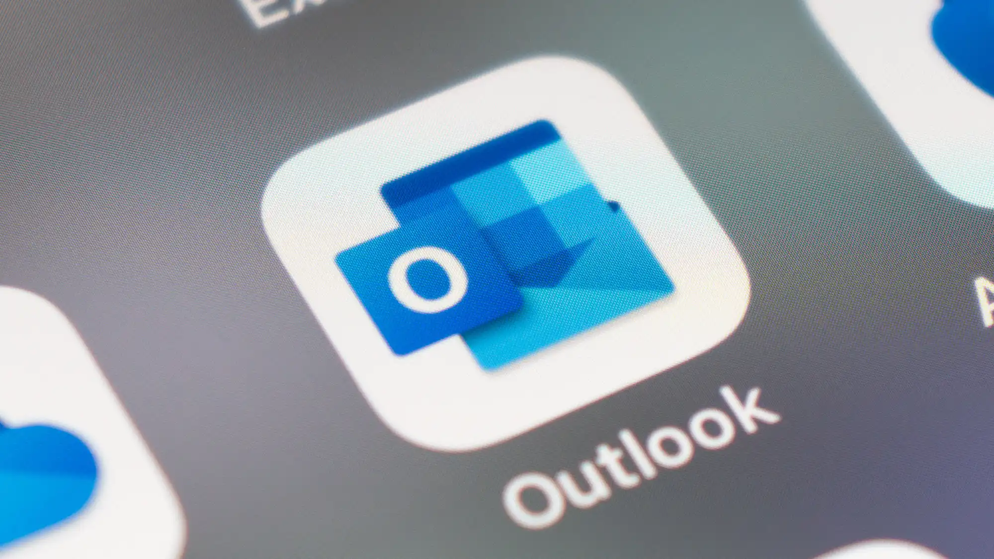 Yeni Outlook Güncellendi: İnternet Olmadan E-posta Eki Göndermek Artık Mümkün