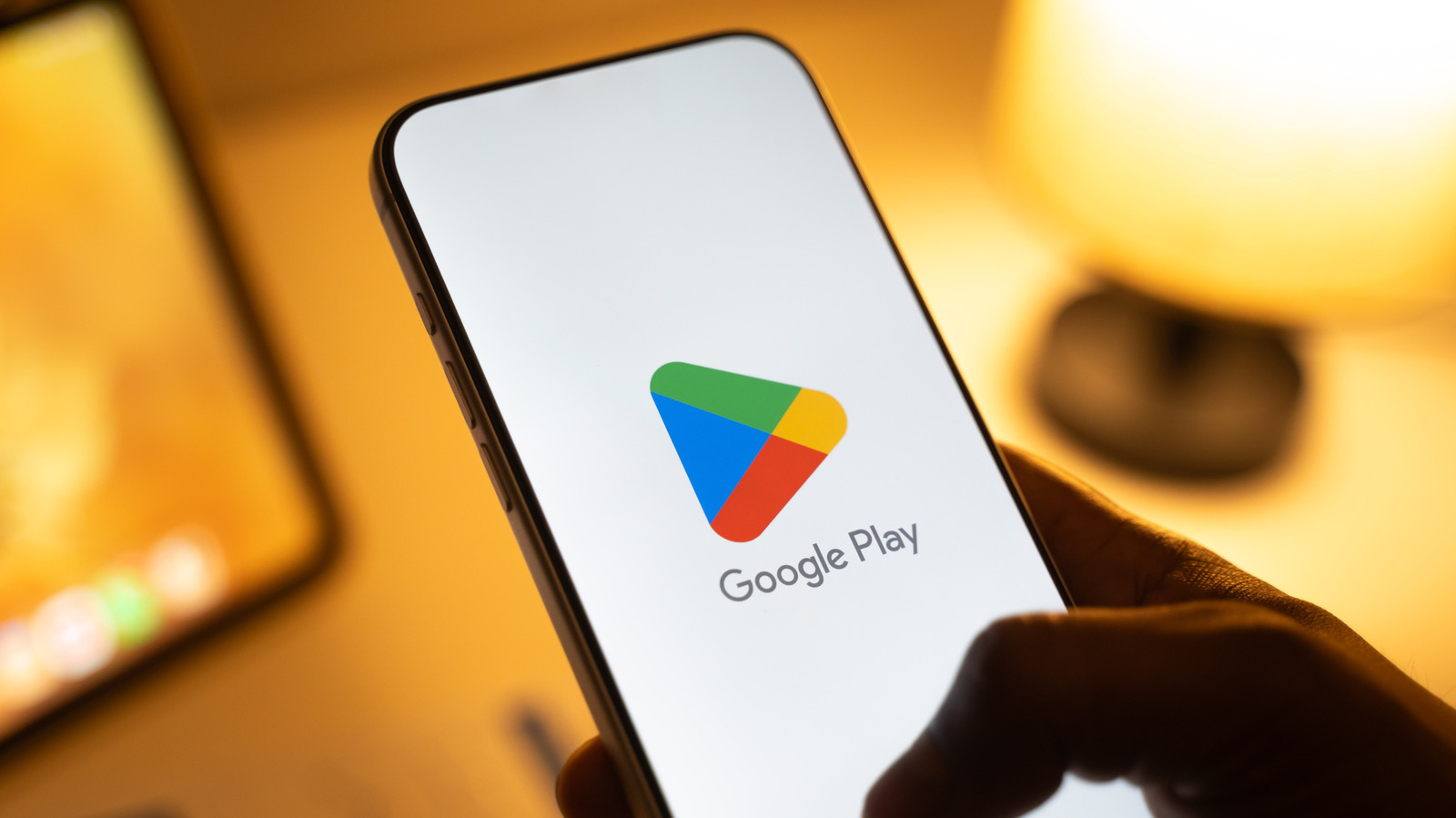 Google Play Store'un Tekeli Kırılıyor: Rakip Uygulama Mağazası Artık Play Store'da
