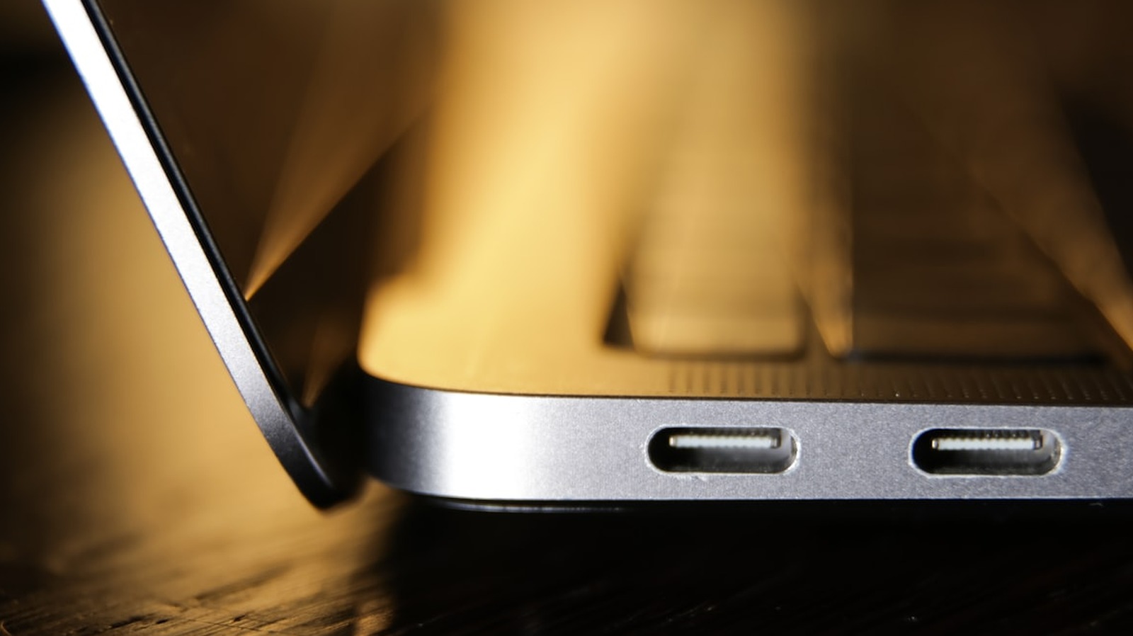 Dizüstü Bilgisayarınızda Neden İki USB-C Portu Aramalısınız?