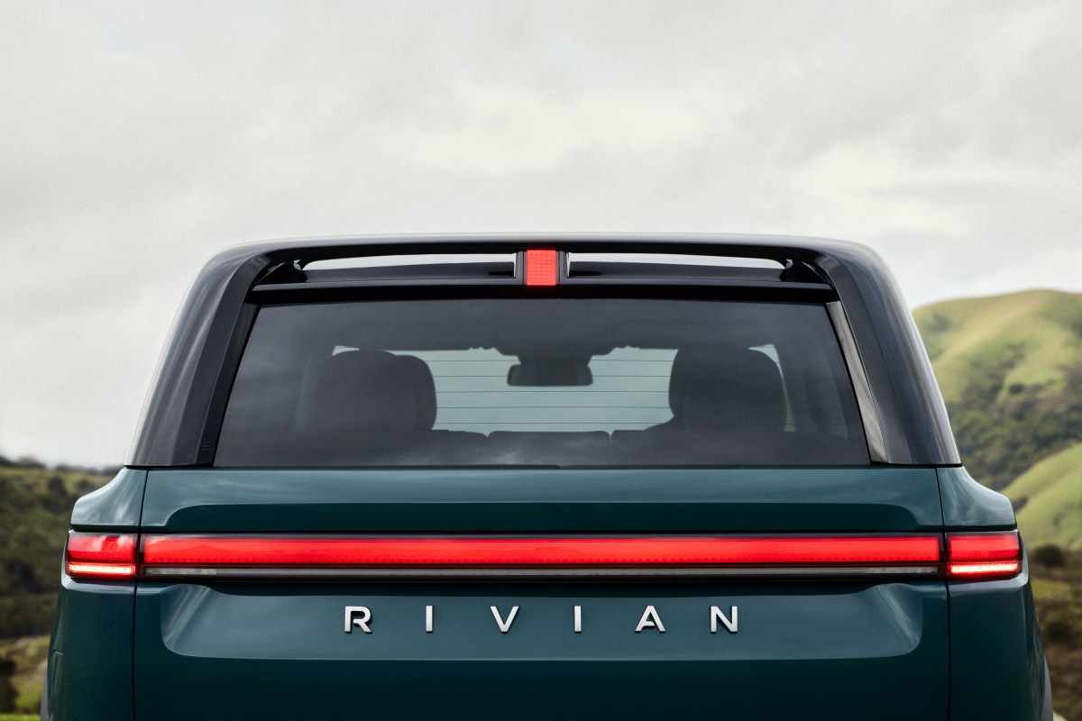 Rivian R2 İçin Geri Sayım Başladı: Beklenen SUV 9 Haziran'da Yollarda!